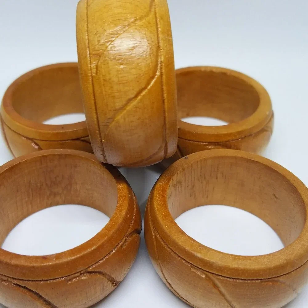 Vintage MCM Kemp & Beatley Carved Wood Wooden Napkin Rings - Set of 5
